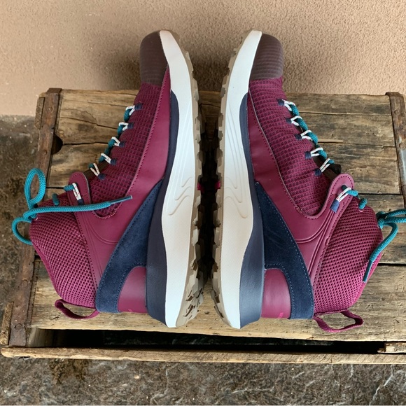 Columbia Trailstorm Mid Hiking Boot - Picture 6 of 8